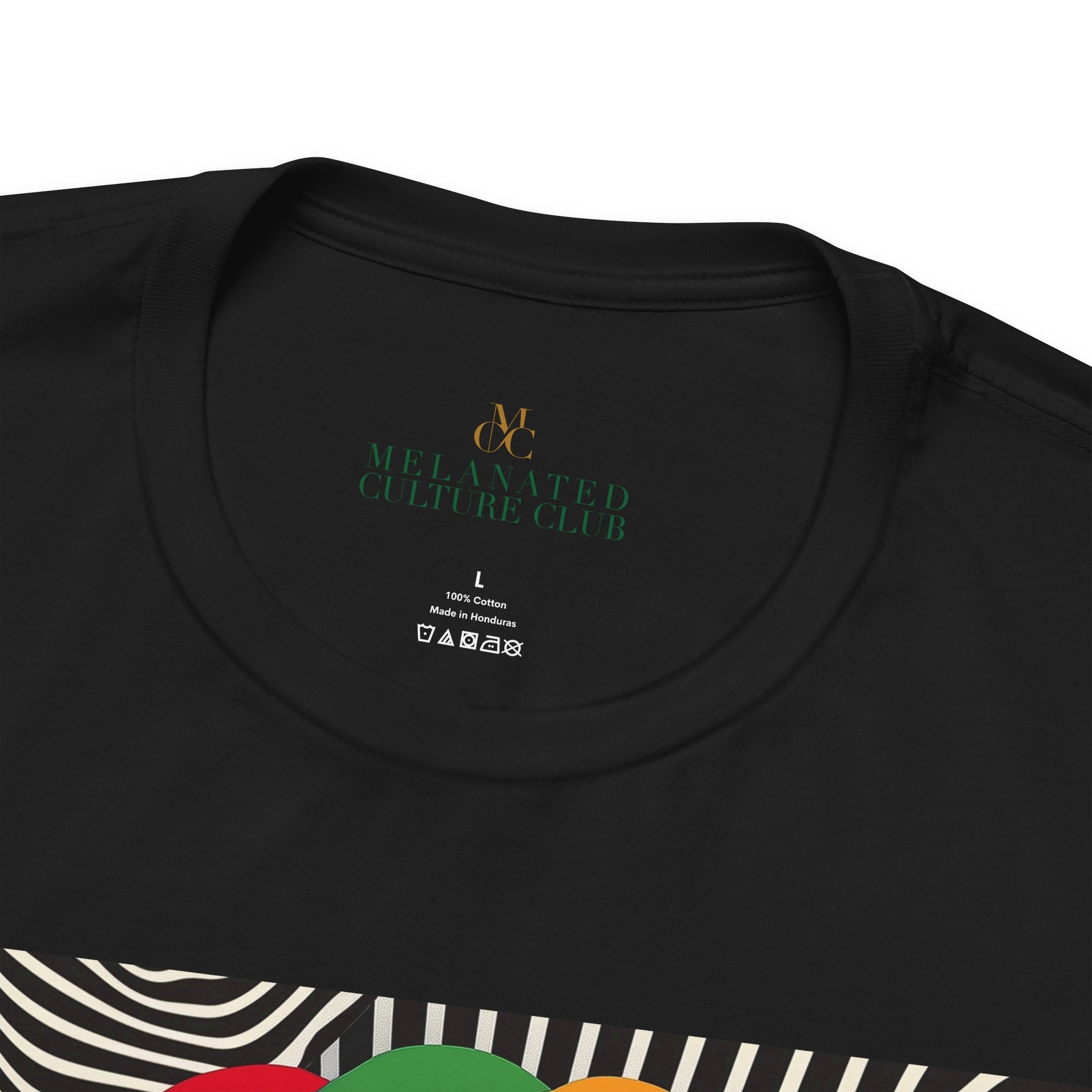 Black woman pop art tee, Afrocentric graphic shirt, scream comic tee, retro 70s psychedelic top, Black streetwear fashion, Afro pop culture shirt, vibrant Black woman art tee, halftone retro t-shirt, Afro art clothing, bold comic style tee