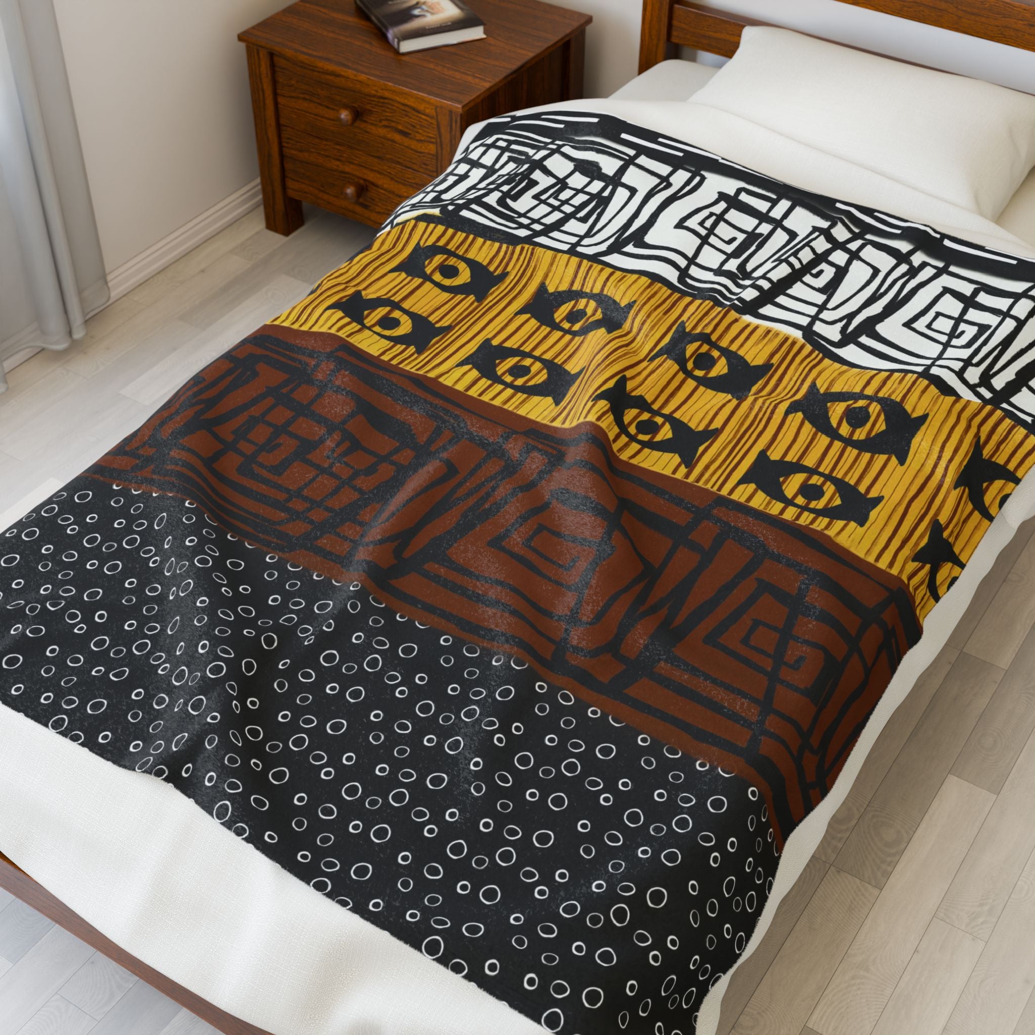 African Mud Cloth Velveteen Blanket with tribal pattern – Ethnic design ideal for Afrocentric home décor.