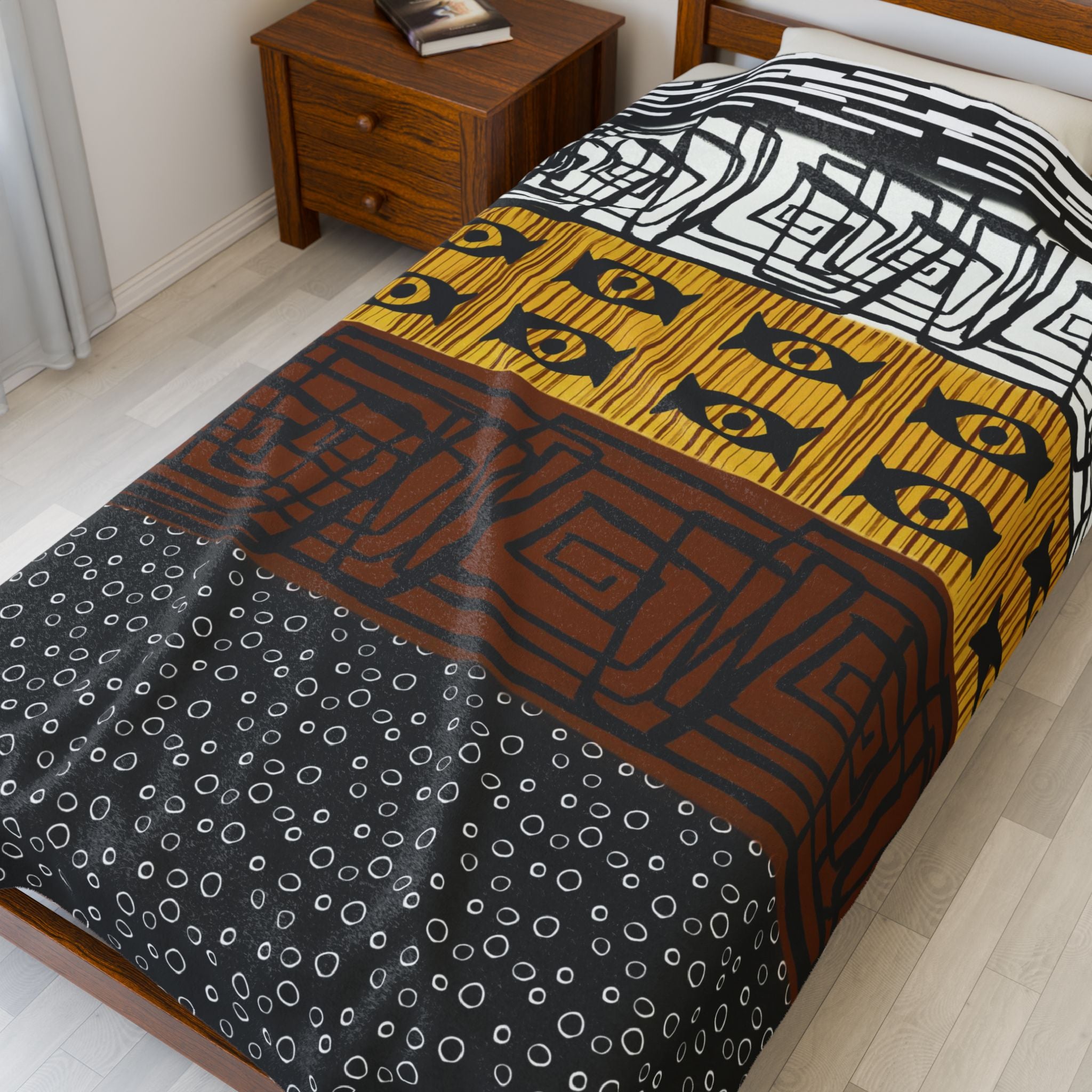African Mud Cloth Velveteen Blanket with tribal pattern – Ethnic design ideal for Afrocentric home décor.