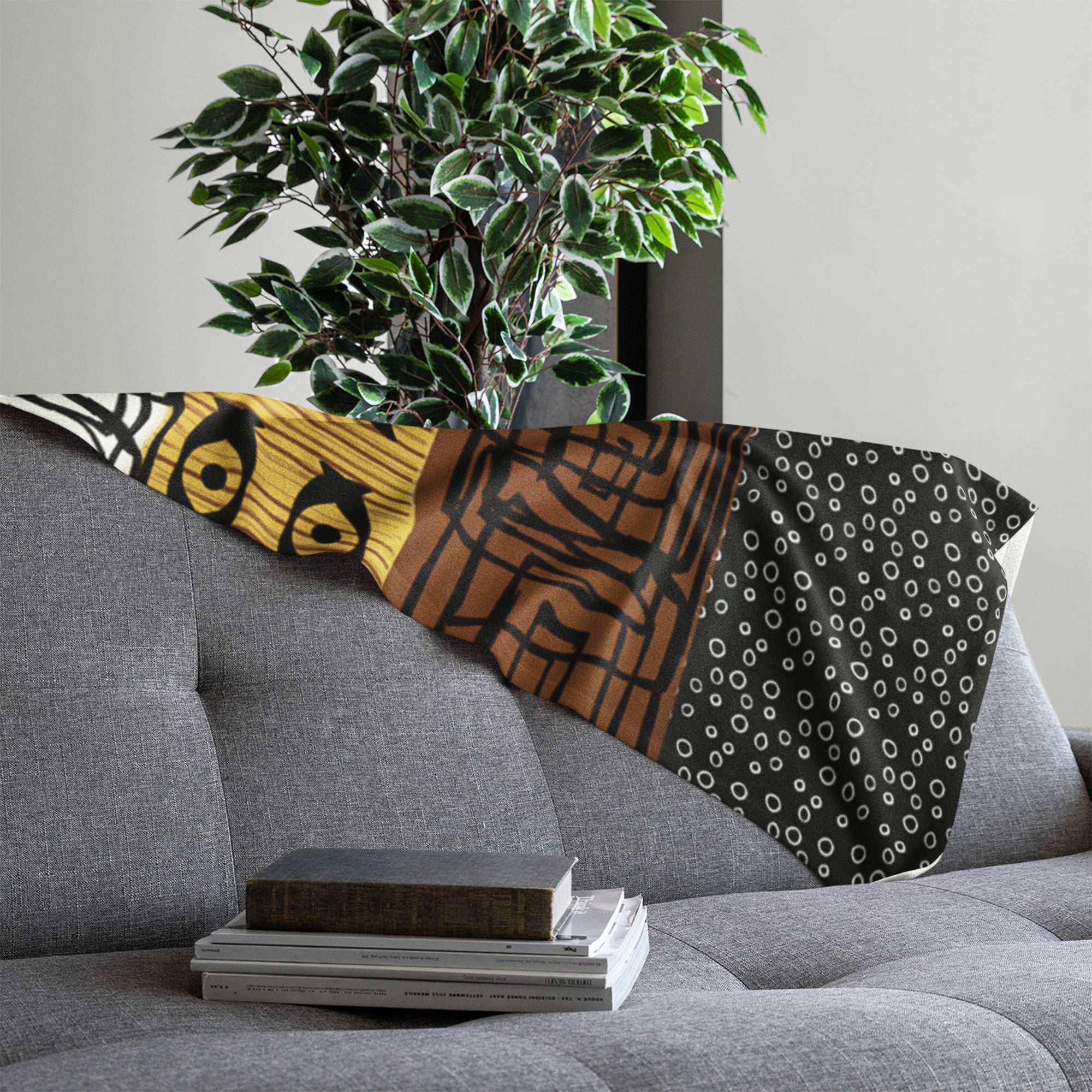 African Mud Cloth Velveteen Blanket with tribal pattern – Ethnic design ideal for Afrocentric home décor.