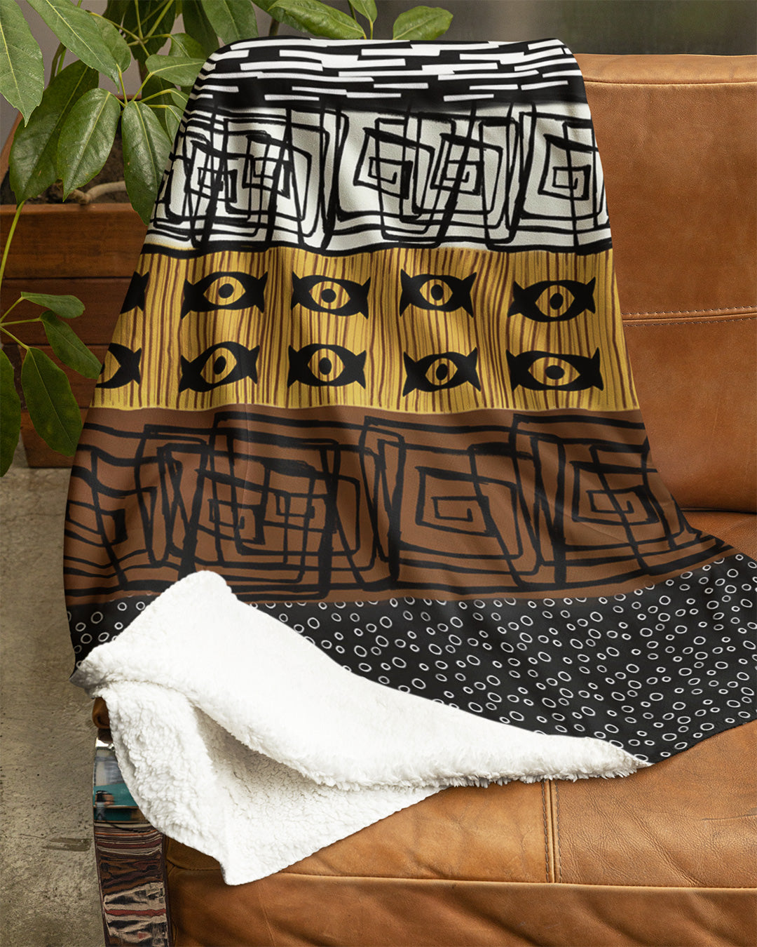African Mud Cloth Velveteen Blanket with tribal pattern – Ethnic design ideal for Afrocentric home décor.